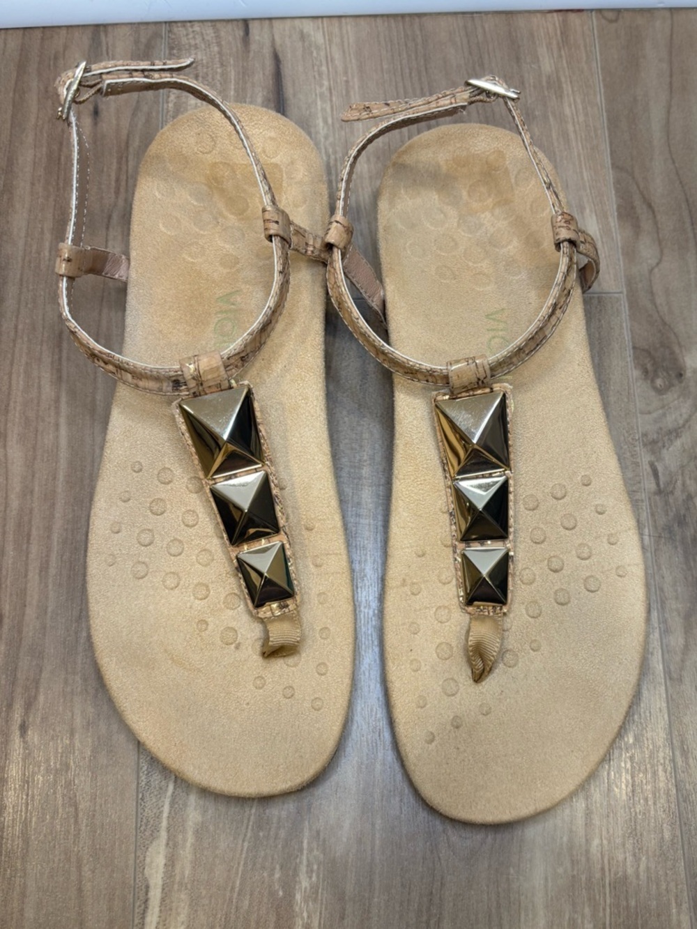 Vionic Rest Nala Leather Thong Sandals Gold Metallic Studs Arch Support Size 10